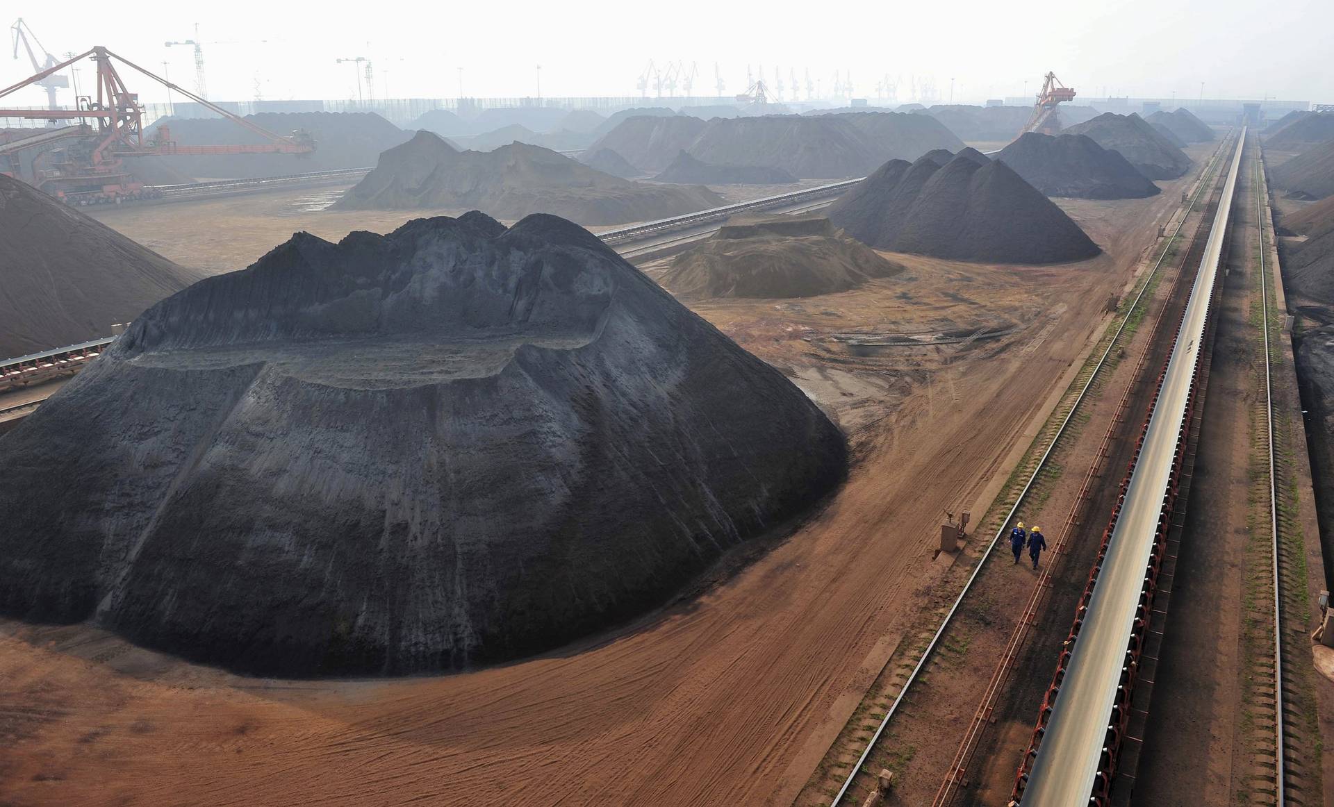 動力煤期貨大瀉14%　再度跌停板　發改委研制止煤炭企業牟取暴利