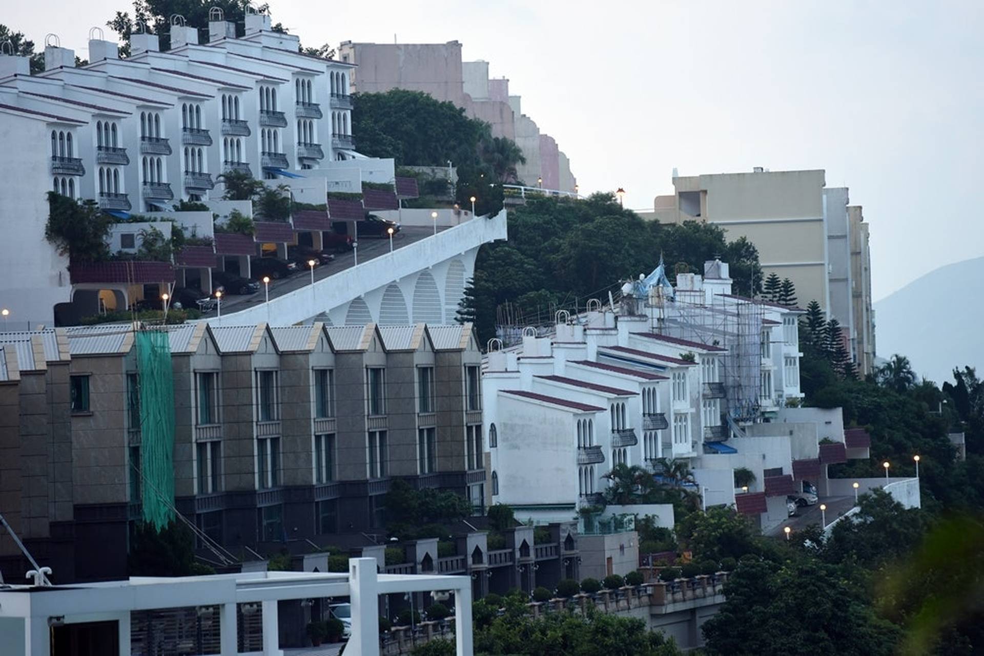 傅老榕家族成員1.175億買大潭紅山半島洋房