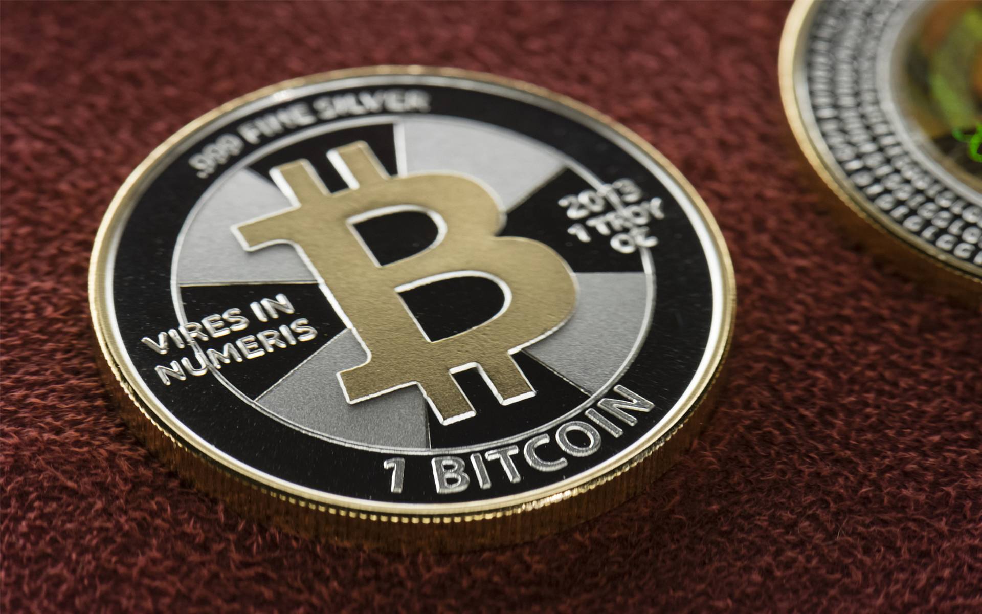 比特幣10年：從2個披薩漲到2萬美金，背後有三個「神秘人」｜巨子ICON