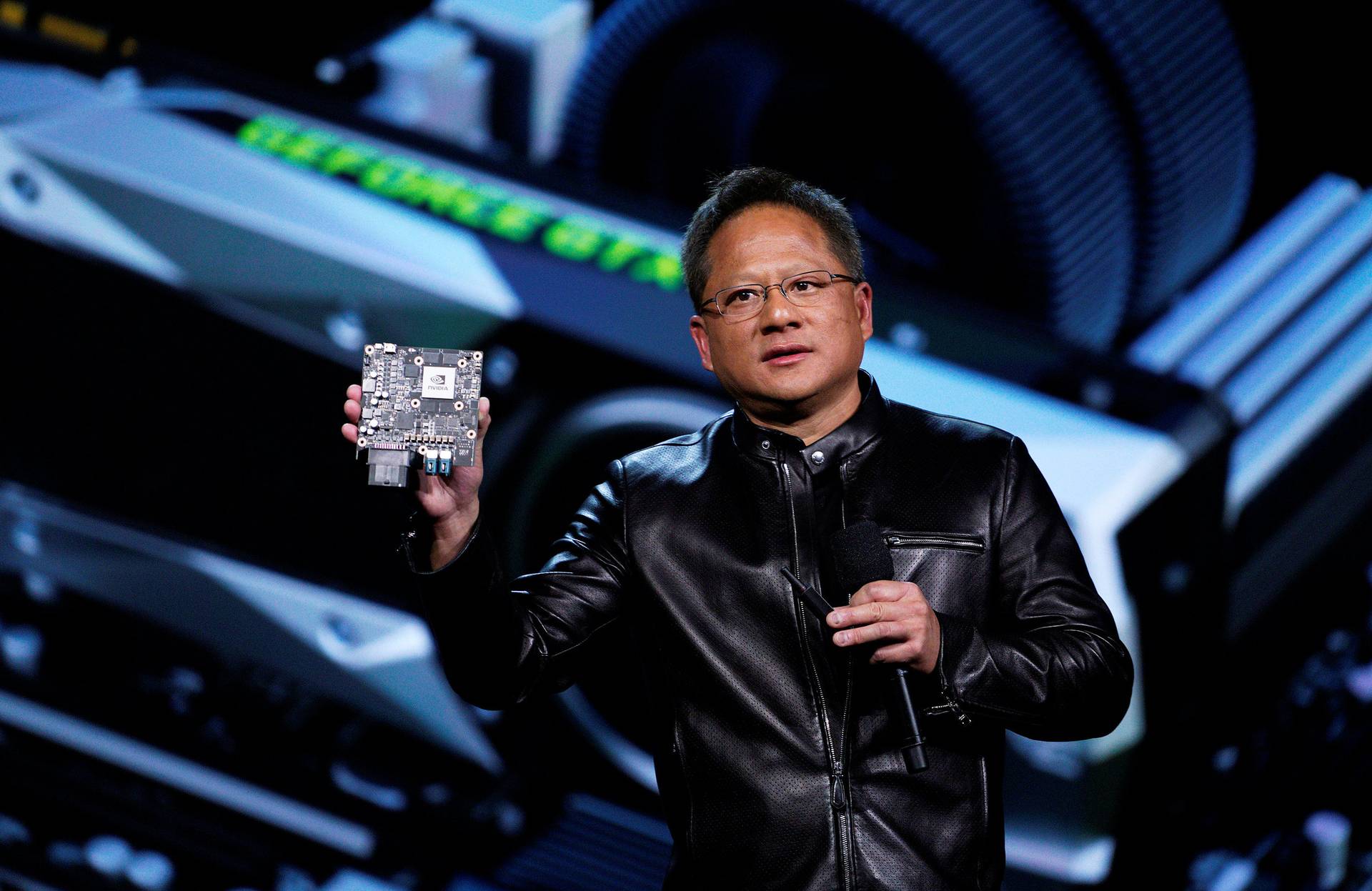 NVIDIA行政總裁：有興趣探索Intel作為代工廠的可能性