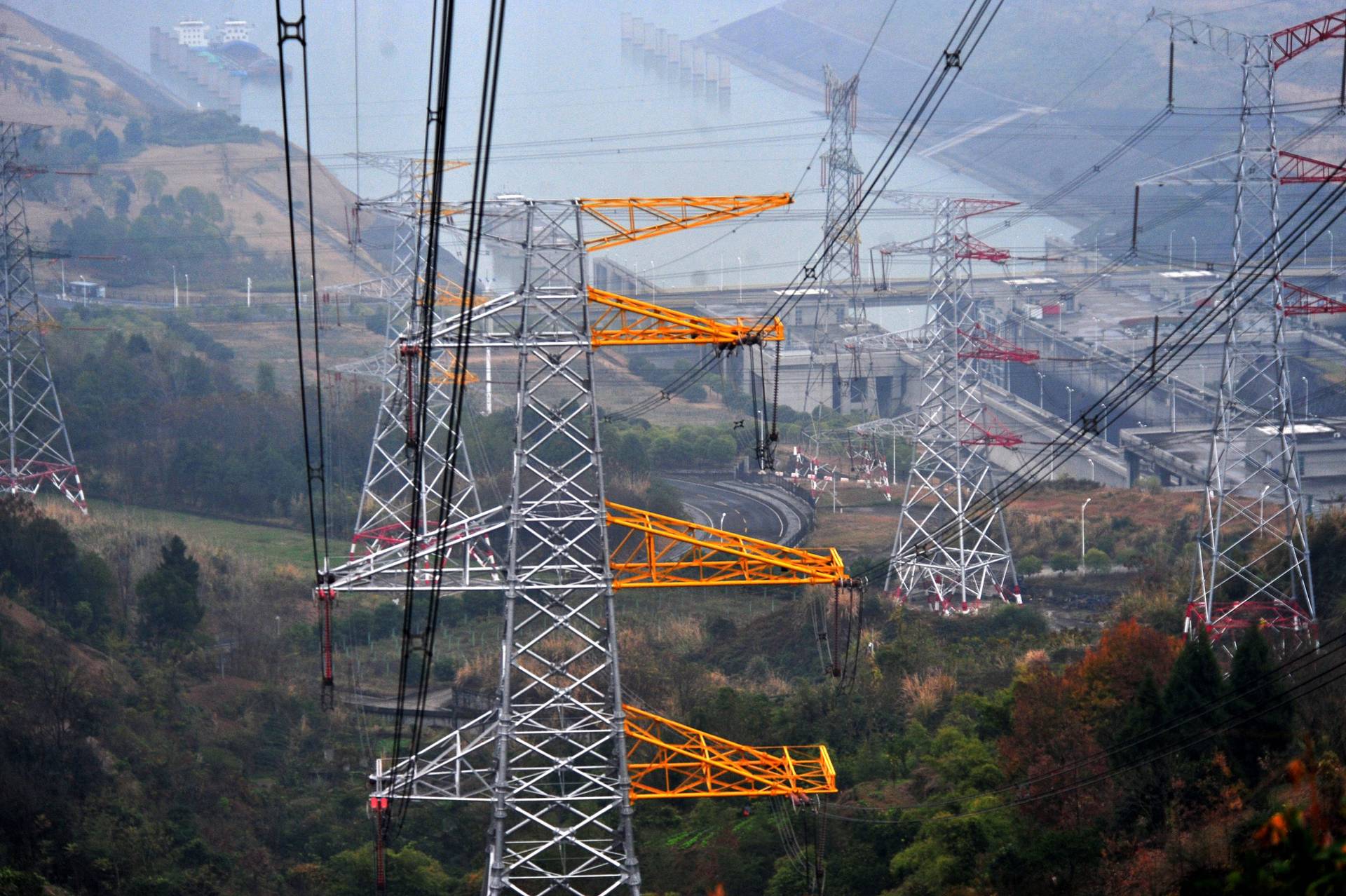 中國成立電氣裝備集團　集中力量迎接全球減碳機遇｜企業熱評