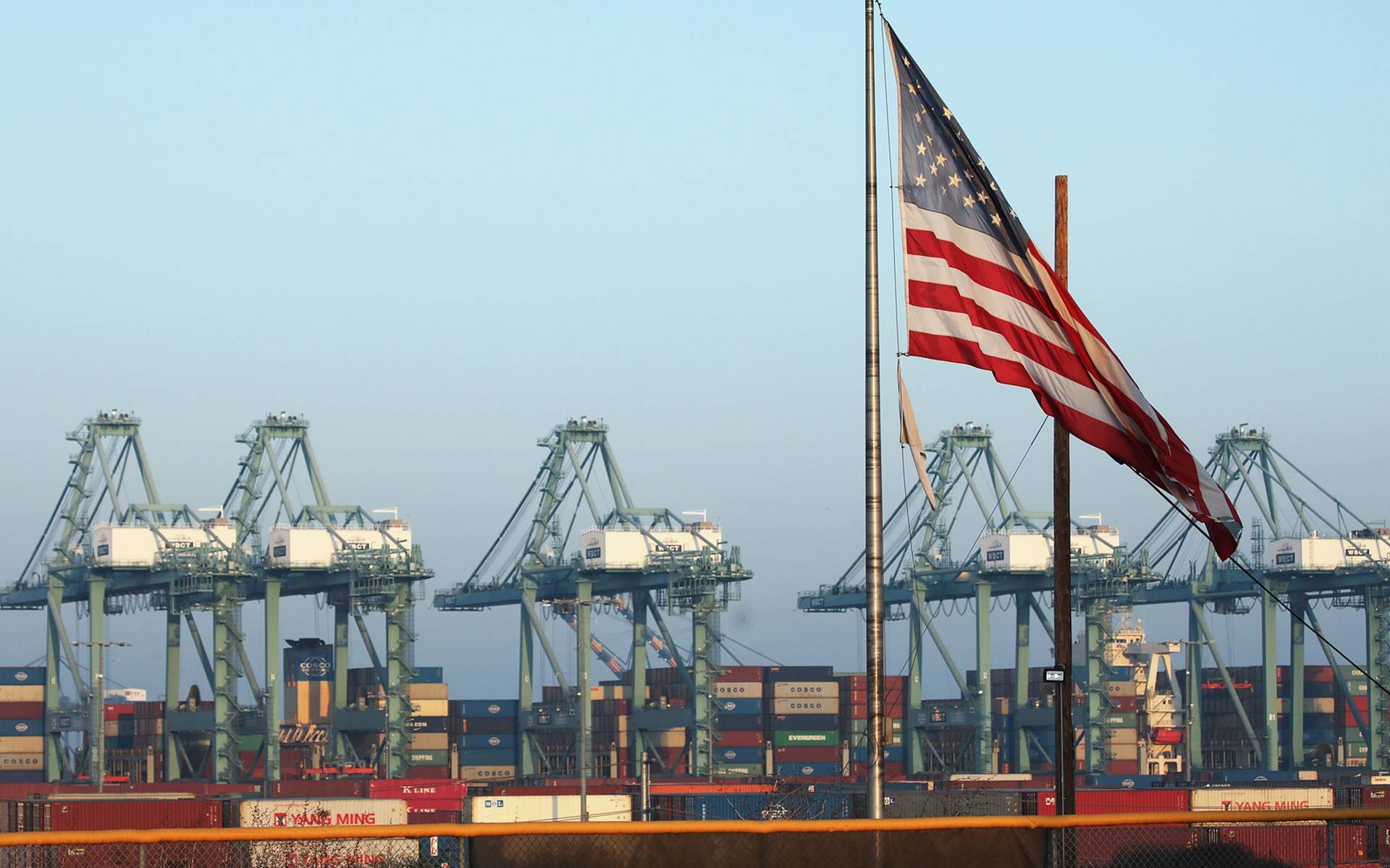 美國5月商品貿易逆差拓寬　進口額逼近紀錄高位