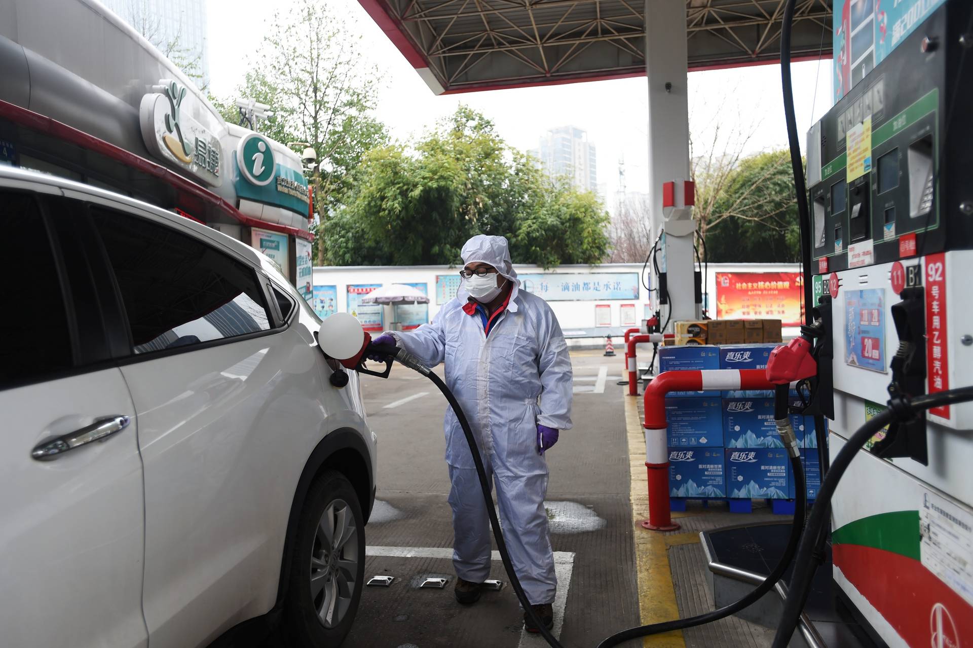 華為的下一個「棋子」：加油站