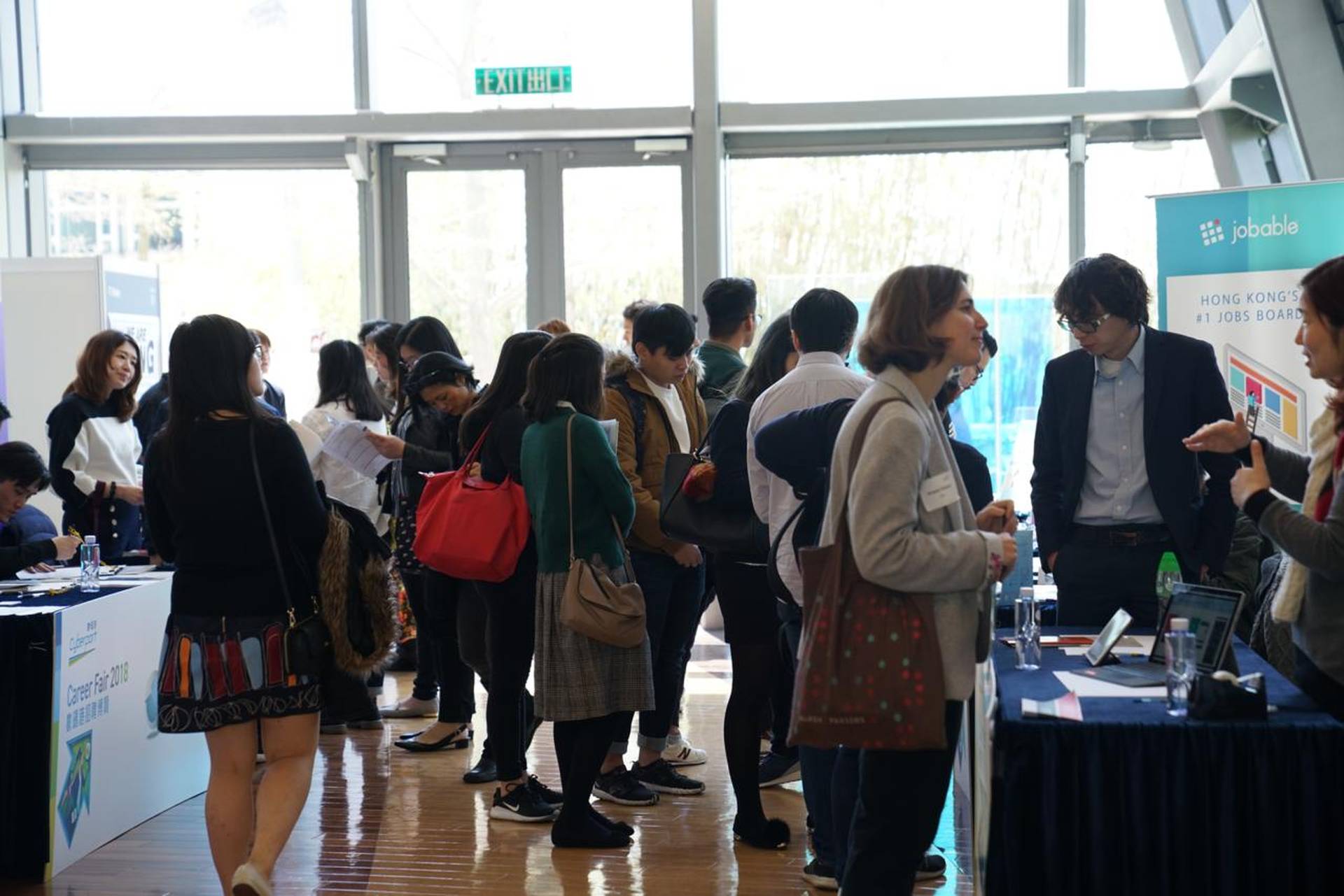 香港8至10月失業率降至3.8%　零售業失業率降至5.2%