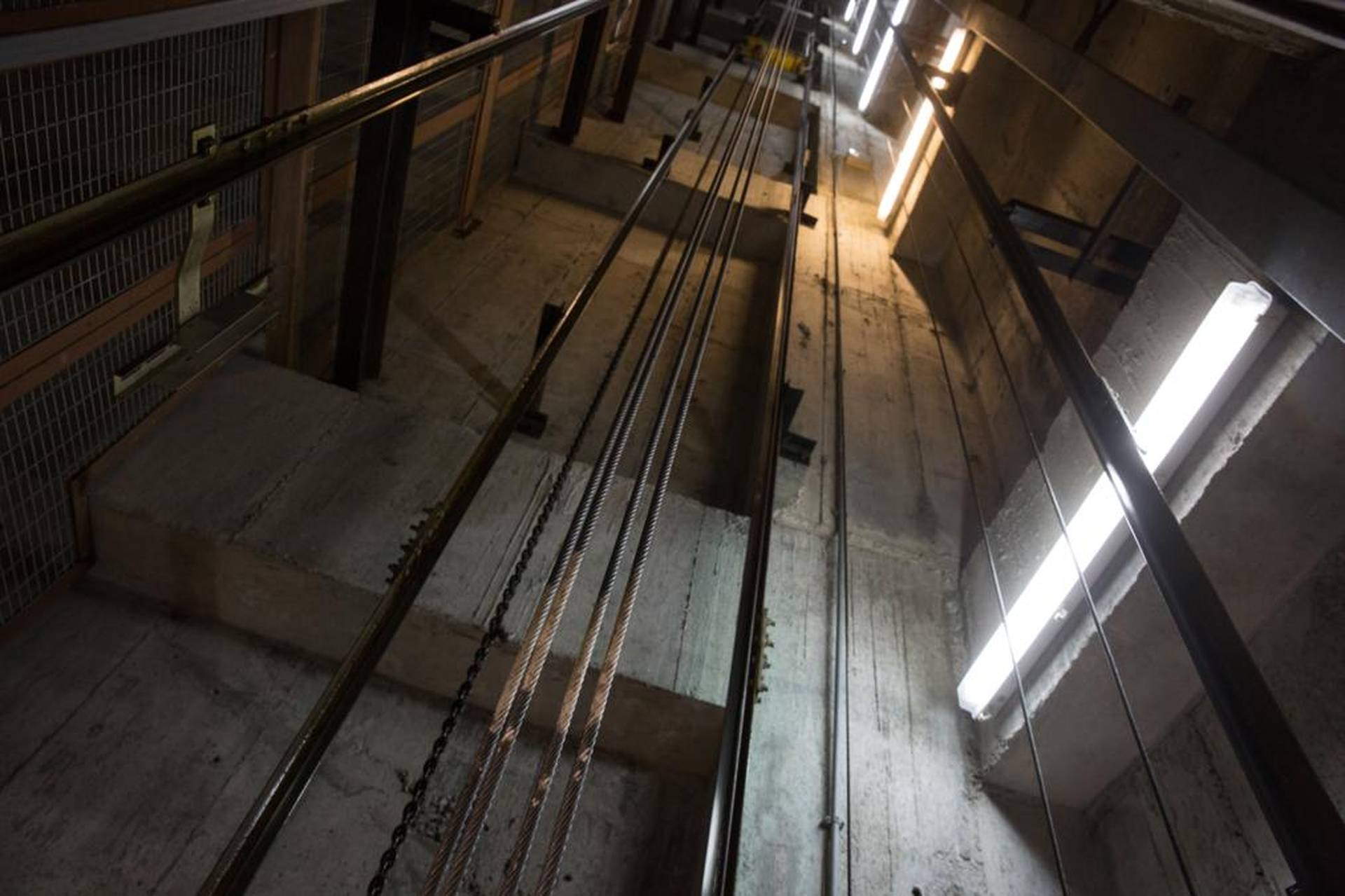 700多家中國電梯企業，被10家外企困在夾縫裏