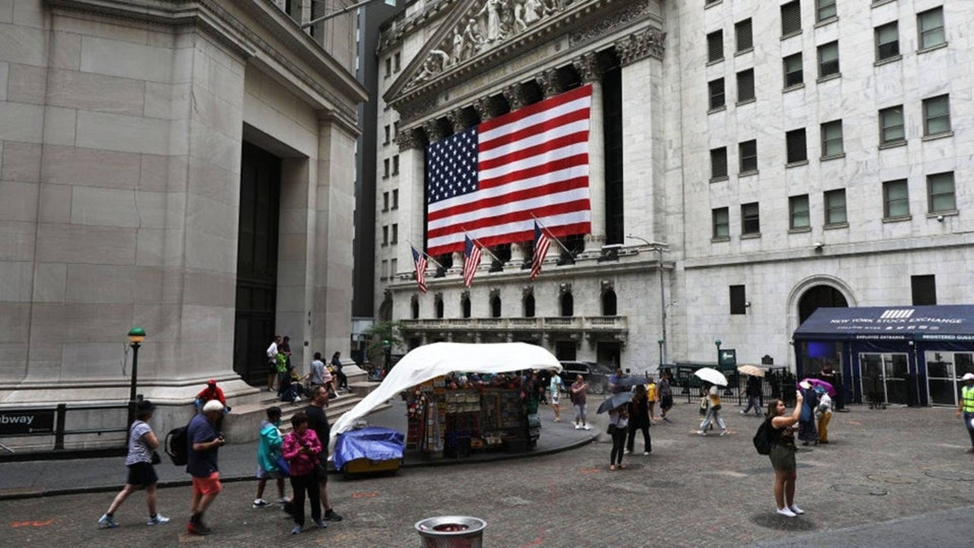 華爾街大行Q2在做什麼？拋股票、買債券、囤現金