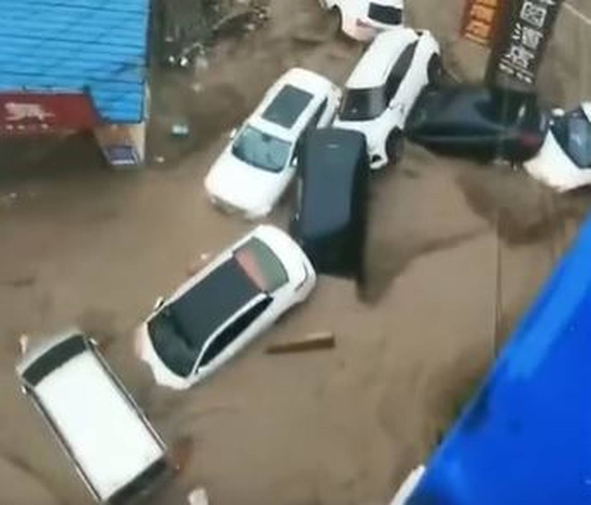 河南暴雨｜鄭州地鐵12死5傷的背後