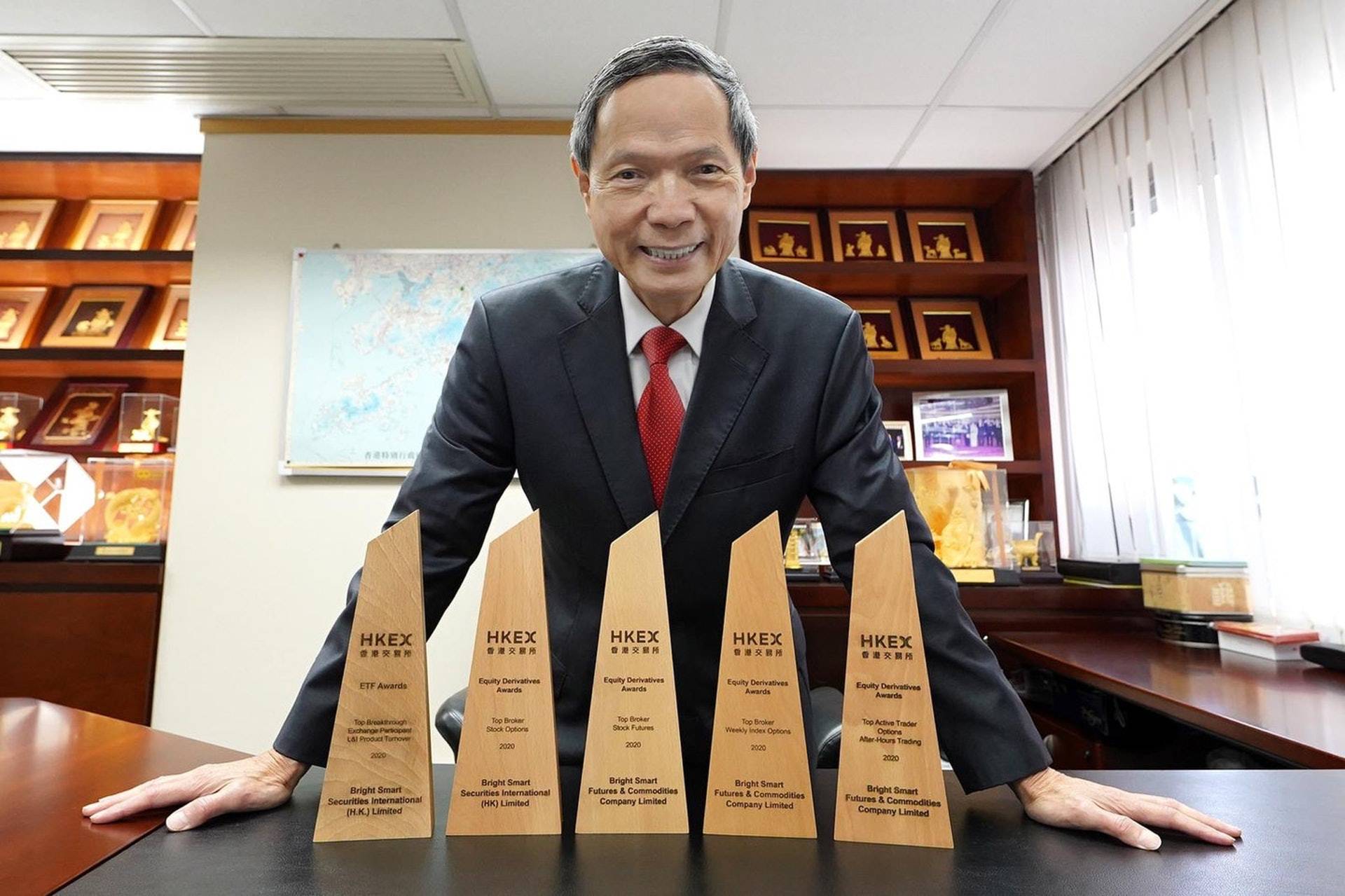 耀才葉茂林5.25億購波斯富街一籃子舖　三個月斥逾9億買「磚頭」