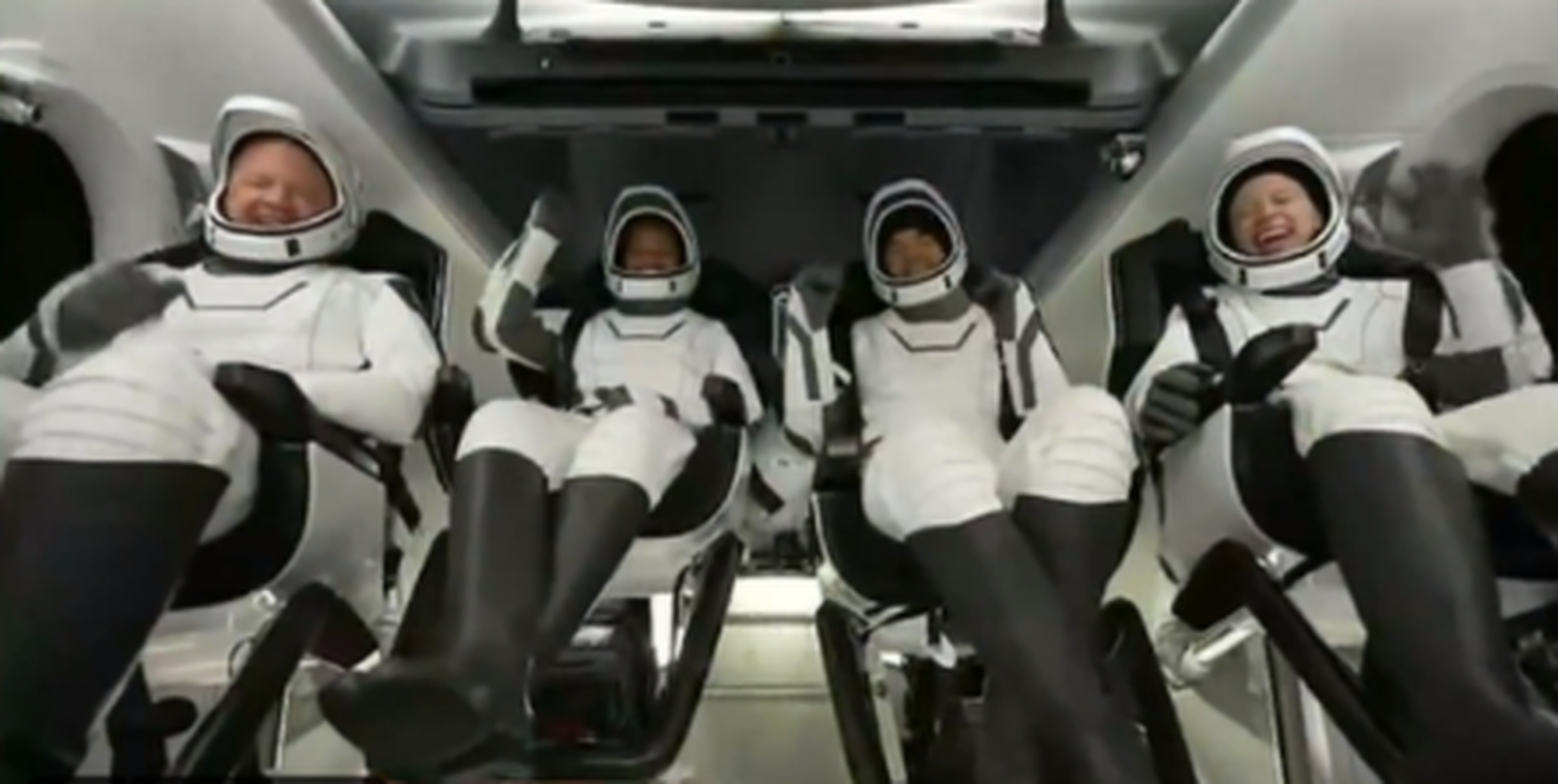 美國SpaceX「全平民」太空「旅行團」繞行地球3天后　安全返回