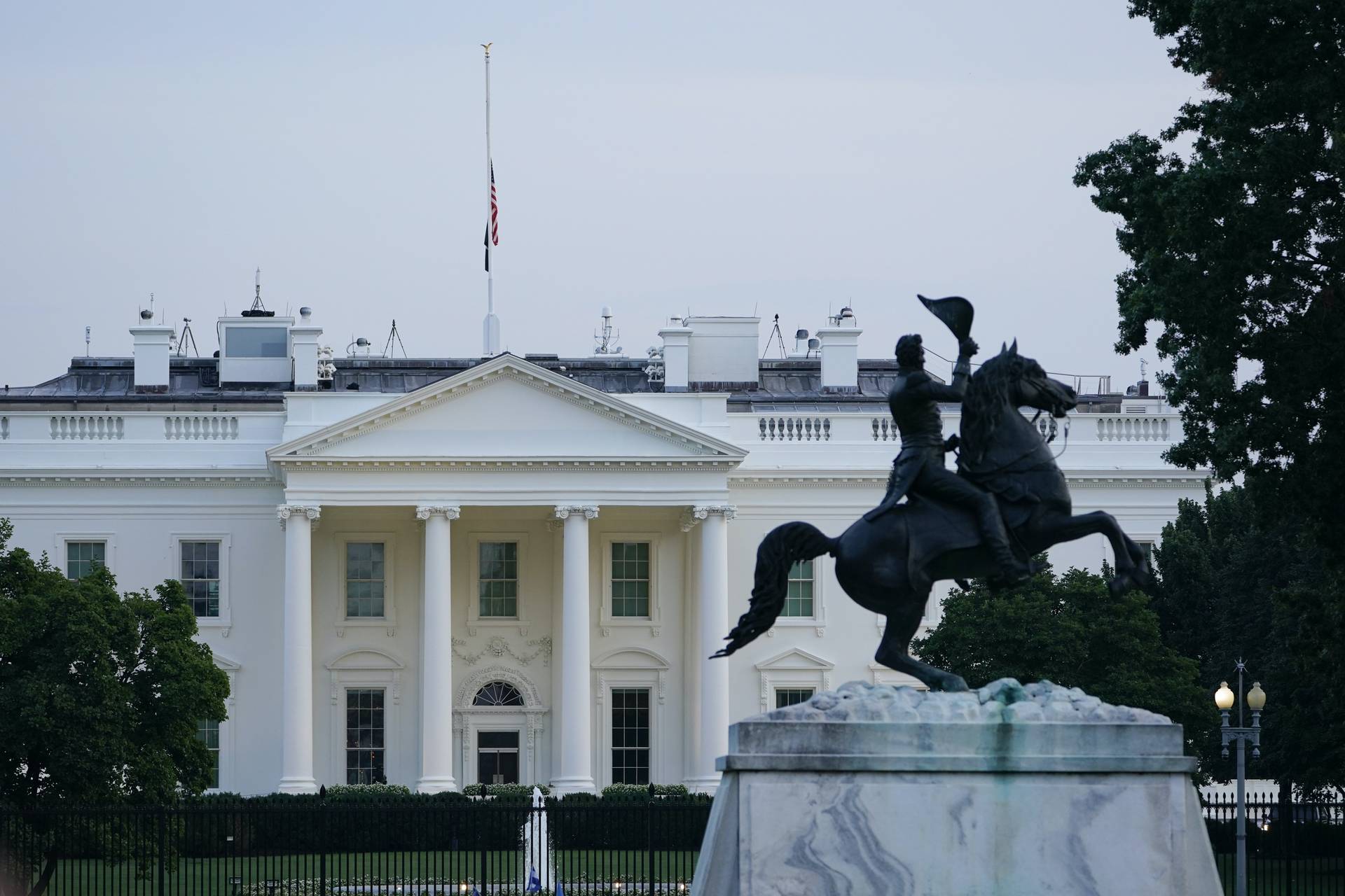 政府又陷「關門危機」？這些公司或首當其衝受到影響