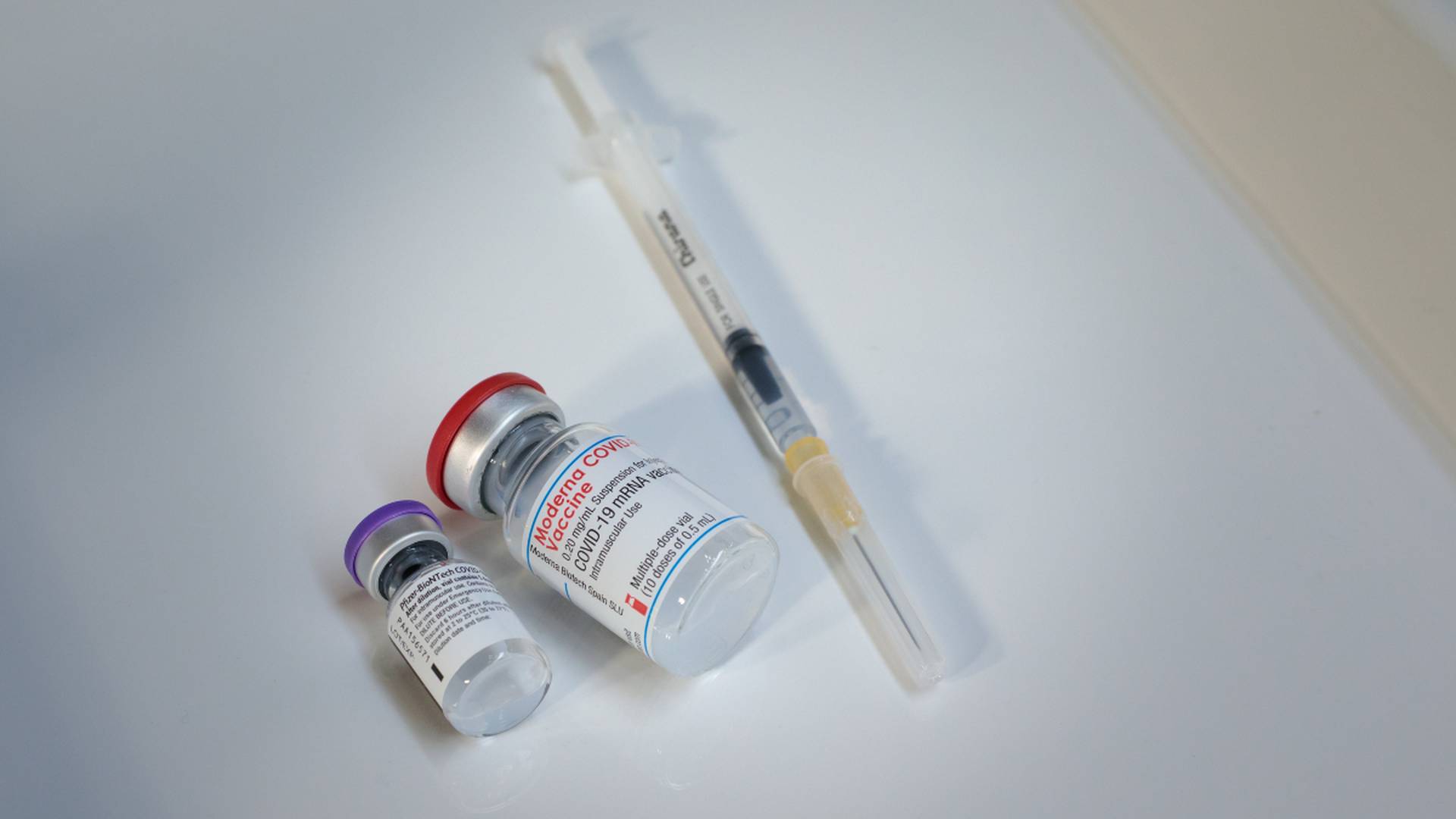 新冠肺炎｜加拿大：接種疫苗後心臟發炎　莫德納個案比率較輝瑞高