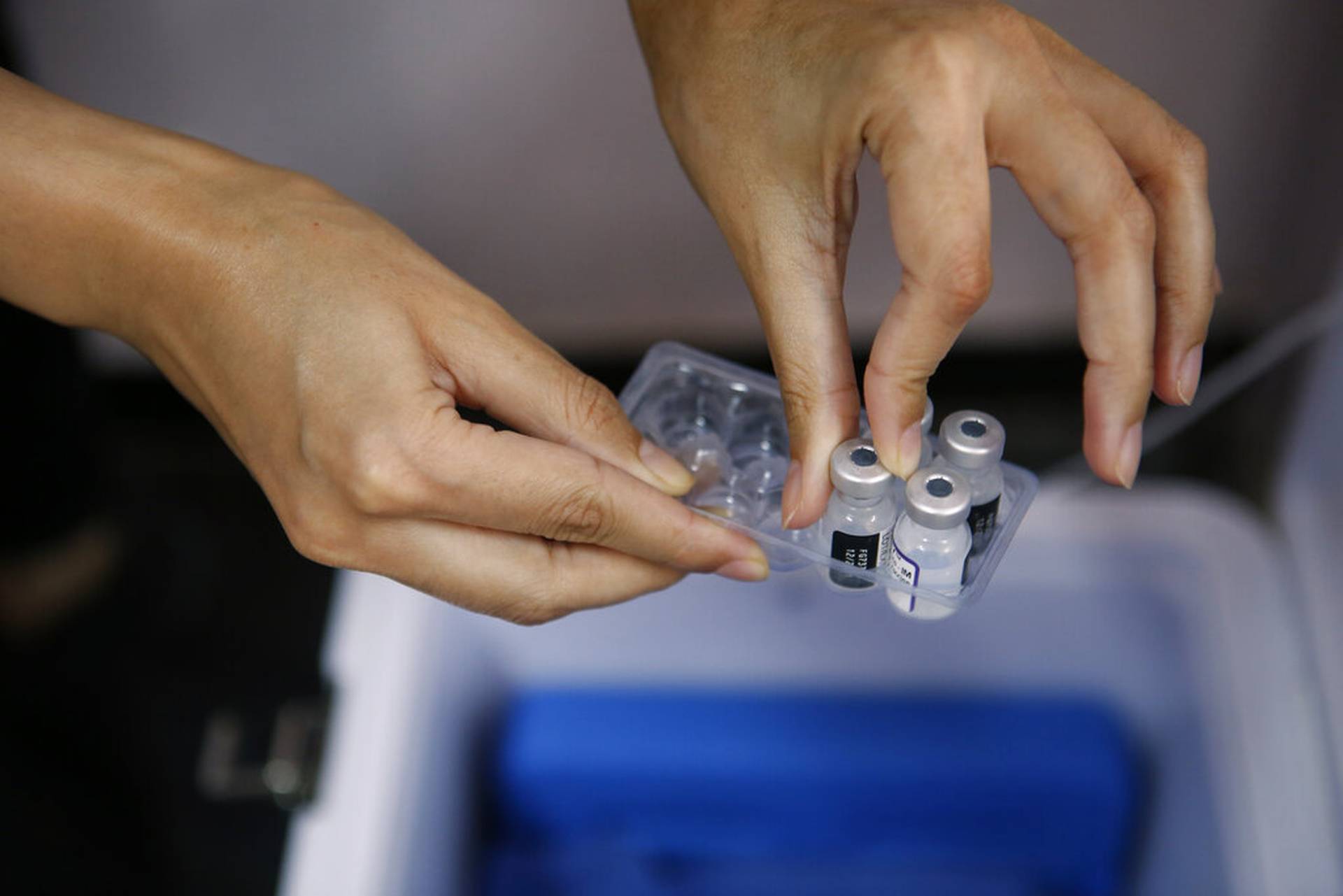新冠肺炎｜美媒：FDA傳擬允「溝針」接種加強劑可用不同牌子疫苗