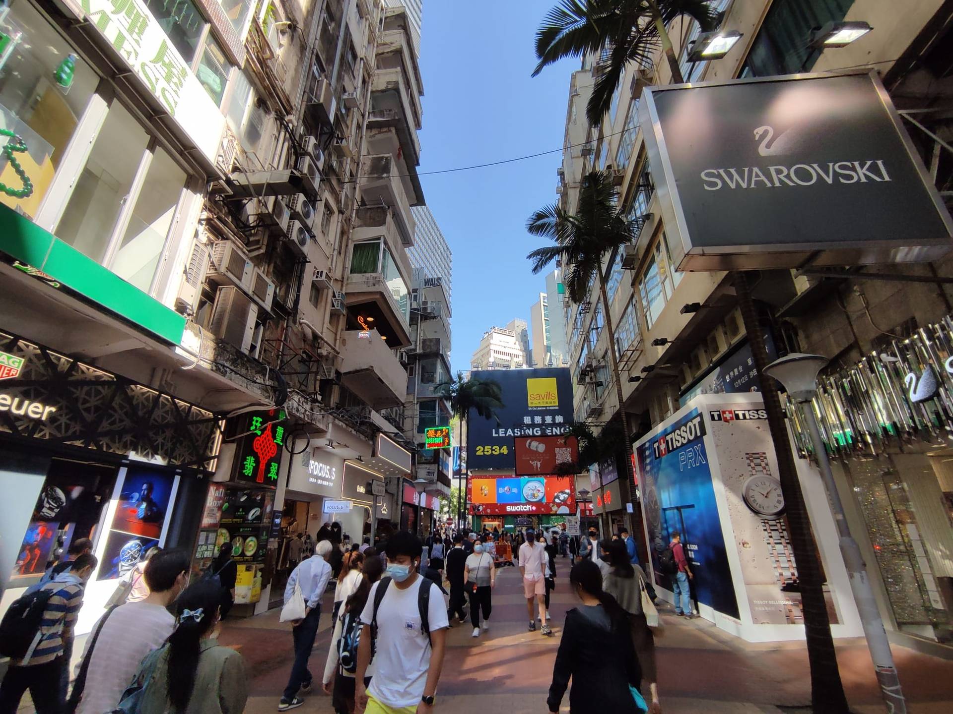 利是封店入侵羅素街　每月10萬短租　較高峰期勁挫96%