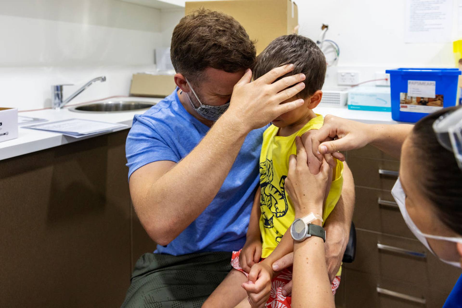 美媒：數據指復必泰疫苗保護幼童效力偏低　因統計受Omicron影響