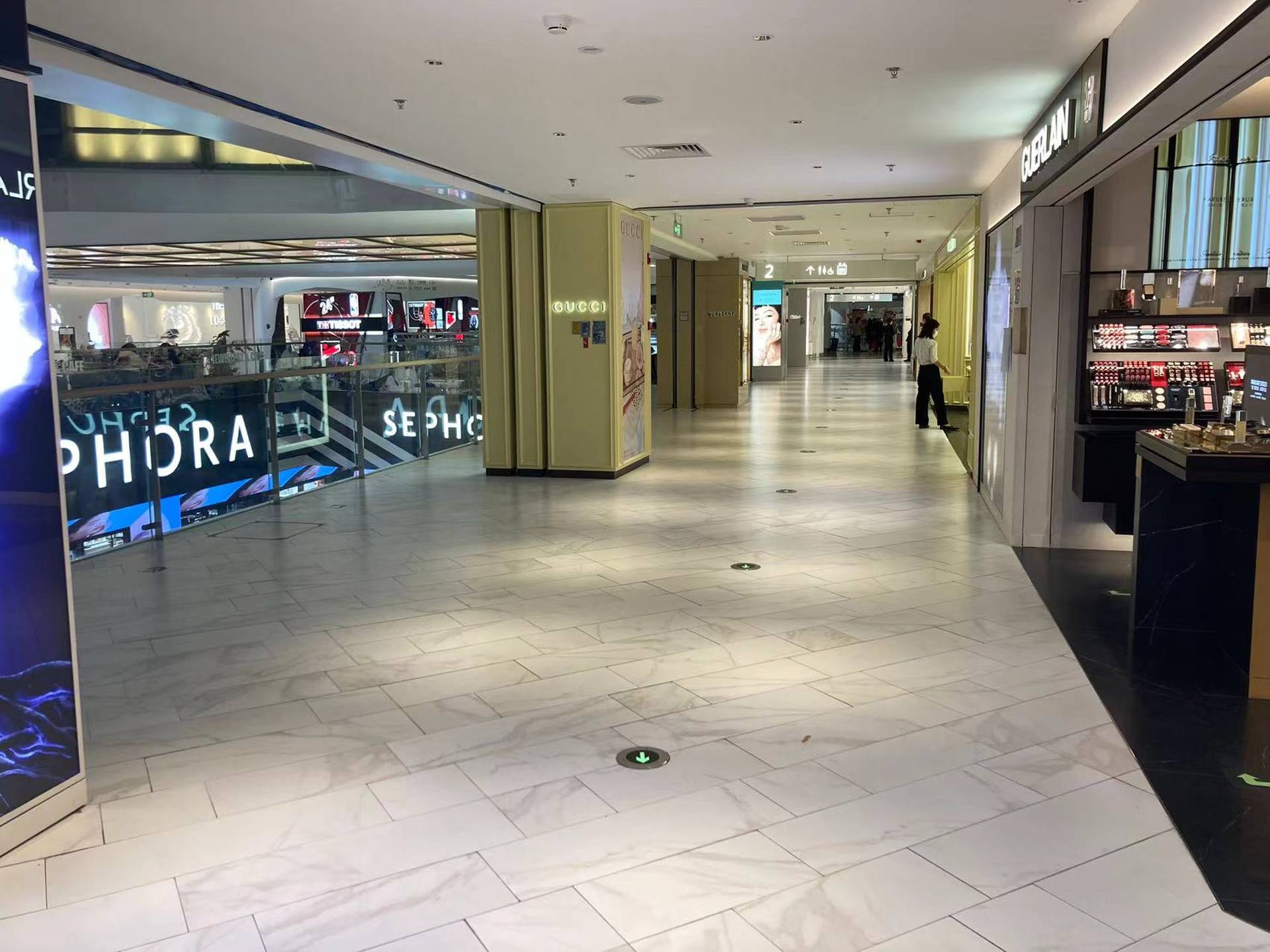 清明節消費鋭降　中國經濟下行壓力增大｜巨子點評