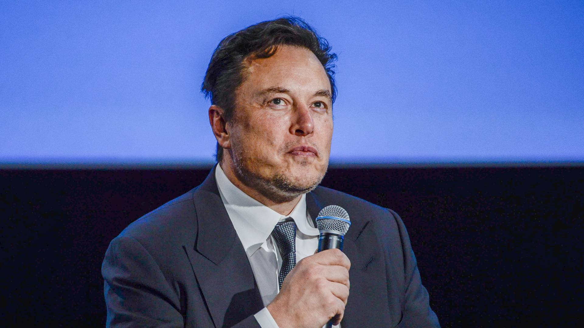 Elon Musk再提收購Twitter飆22%近高收　Tesla升3%