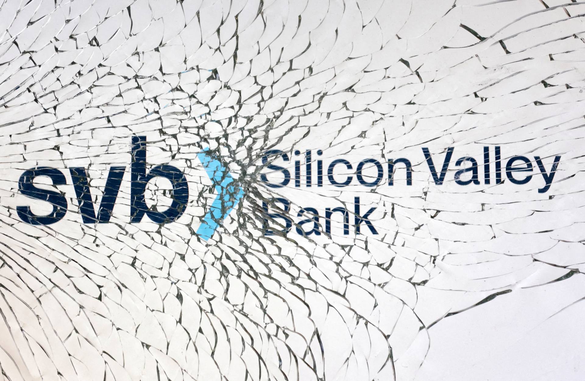 SVB矽谷銀行危機下一步會怎樣　散戶可靠兩招自保？