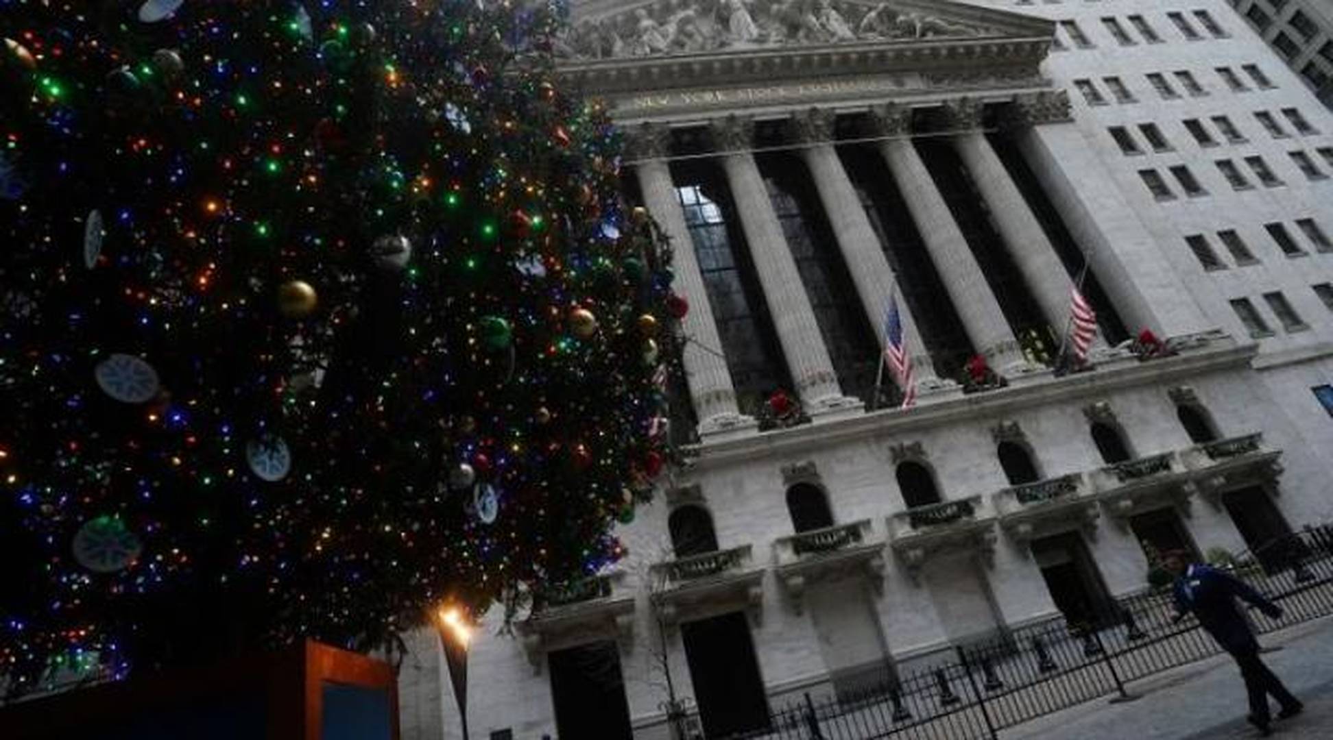 聖誕節前美股小幅收高 阿里巴巴跌超13% 成交量破1.4億