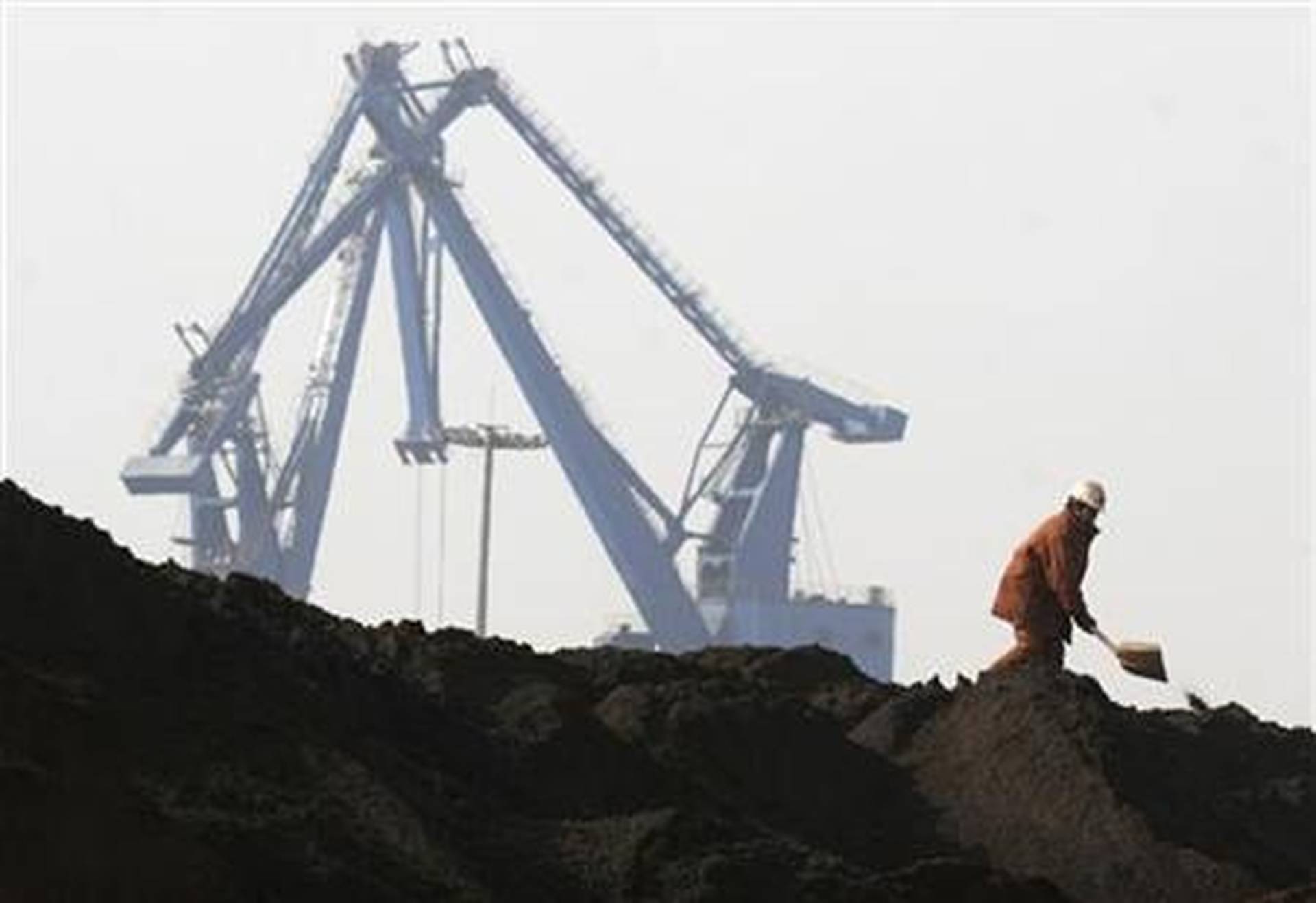 彭博：鐵礦石期貨繼續大跌　受中國更多鋼鐵限產措施影響
